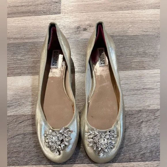 Women Gold Leather Shoes - Picture 3 of 5